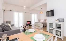 Wide Comfy Studio Apartment Centrally Located In Thissio