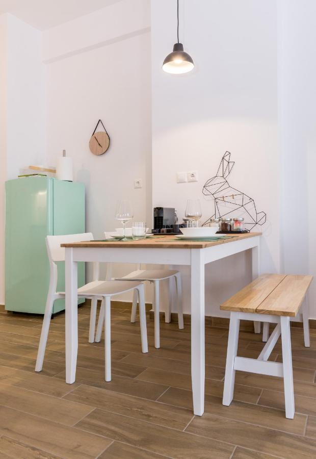 Wide Comfy Studio Apartment Centrally Located In Thissio Athens Exterior photo